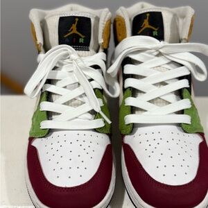 Air Jordan 1 High-Top Sneakers, in good condition. A few marks on the sneakers.